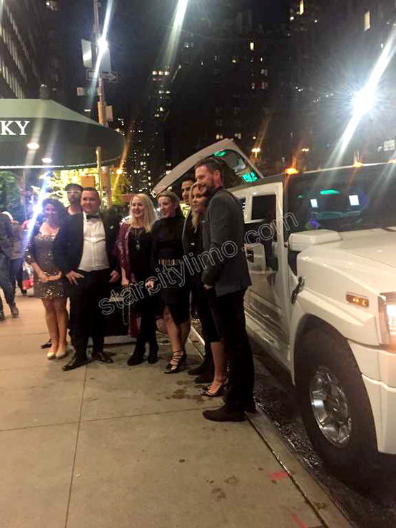 Hummer limousine Smith and Wollensky