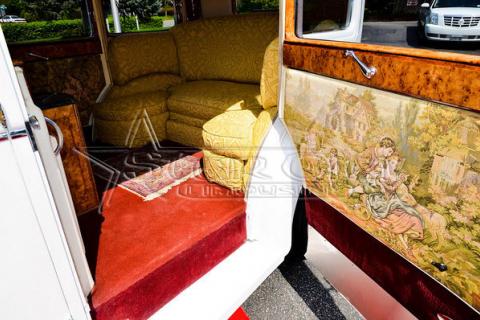 Antique Rolls Royce Limousine for Anniversary